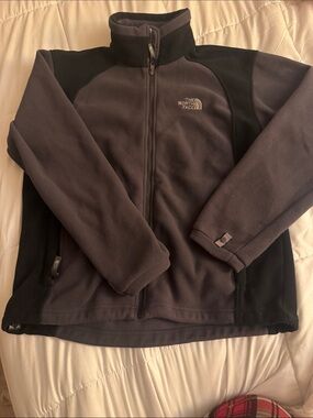 The North Face Men's Two-Tone Gray and Black Fleece Jacket